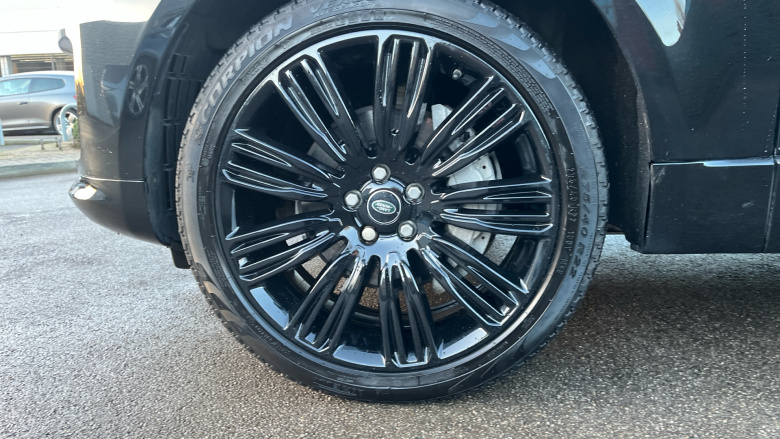 Land Rover Range Rover Sport 3.0 D300 HSE Dynamic Black 5dr Auto Diesel Estate